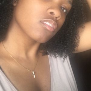 Meet your Posher, Dania